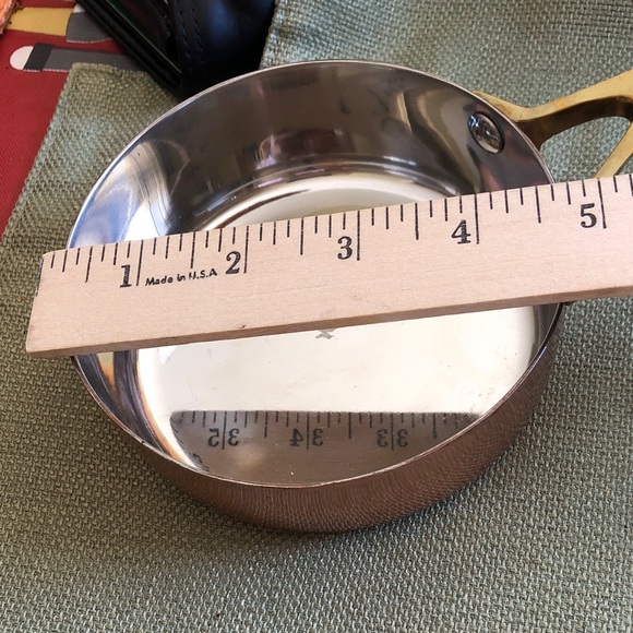 Elegant Copper Saucepan with Brass Handle - Picture 4 of 5